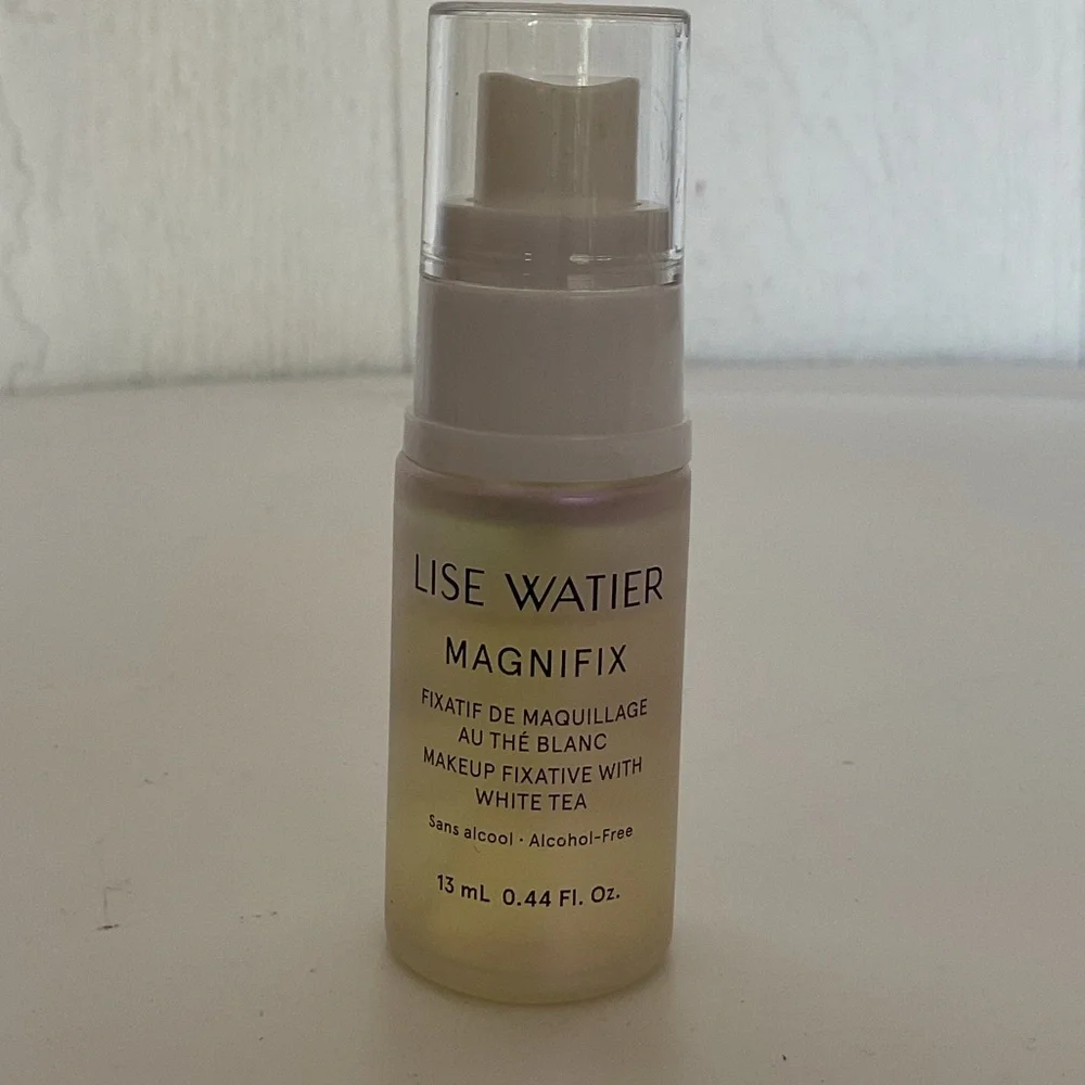 NWT Lise Watier Magnafix White Tea Setting Spray Deluxe Travel Size 1 ounce
